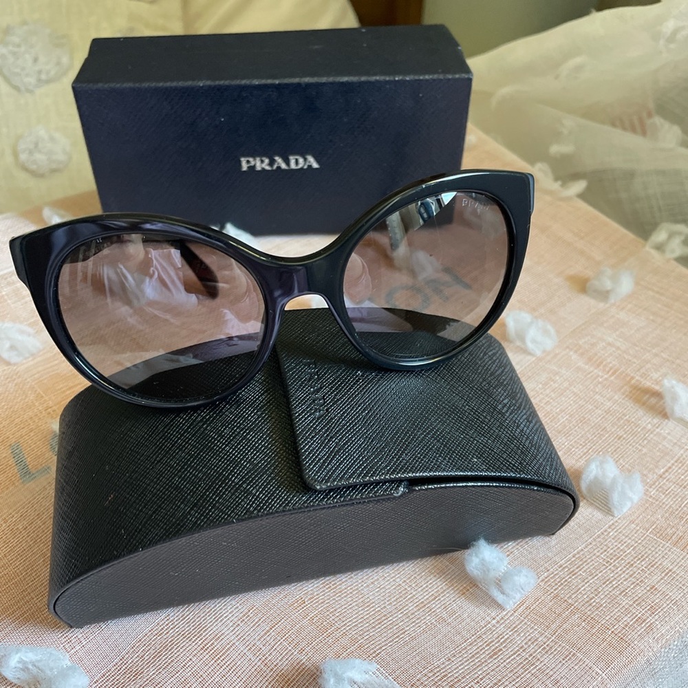Prada sunglasses 100% Authentic